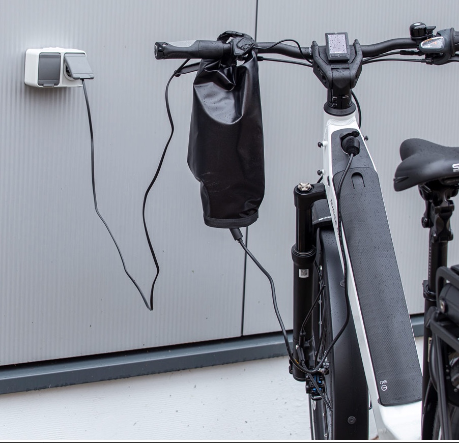 Fahrer Charging bag